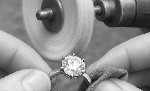 EVERYTHING YOU NEED TO KNOW ABOUT CLEANING SILVER AND GOLD JEWELRY